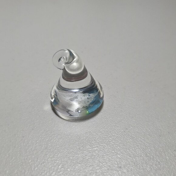 Handmade Glass Kiss - Picture 3 of 4